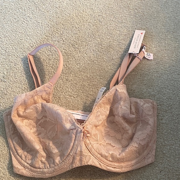 Victoria's Secret Other - Victoria’s secret size 32G NWT body by Victoria